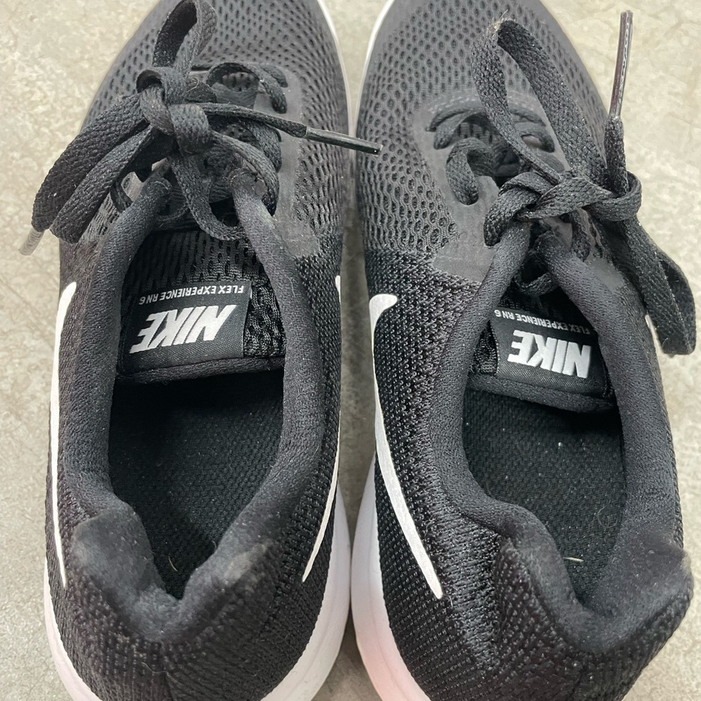 Nike Women's Black Flex Experience RN 6 Size 6.5 - Picture 5 of 8